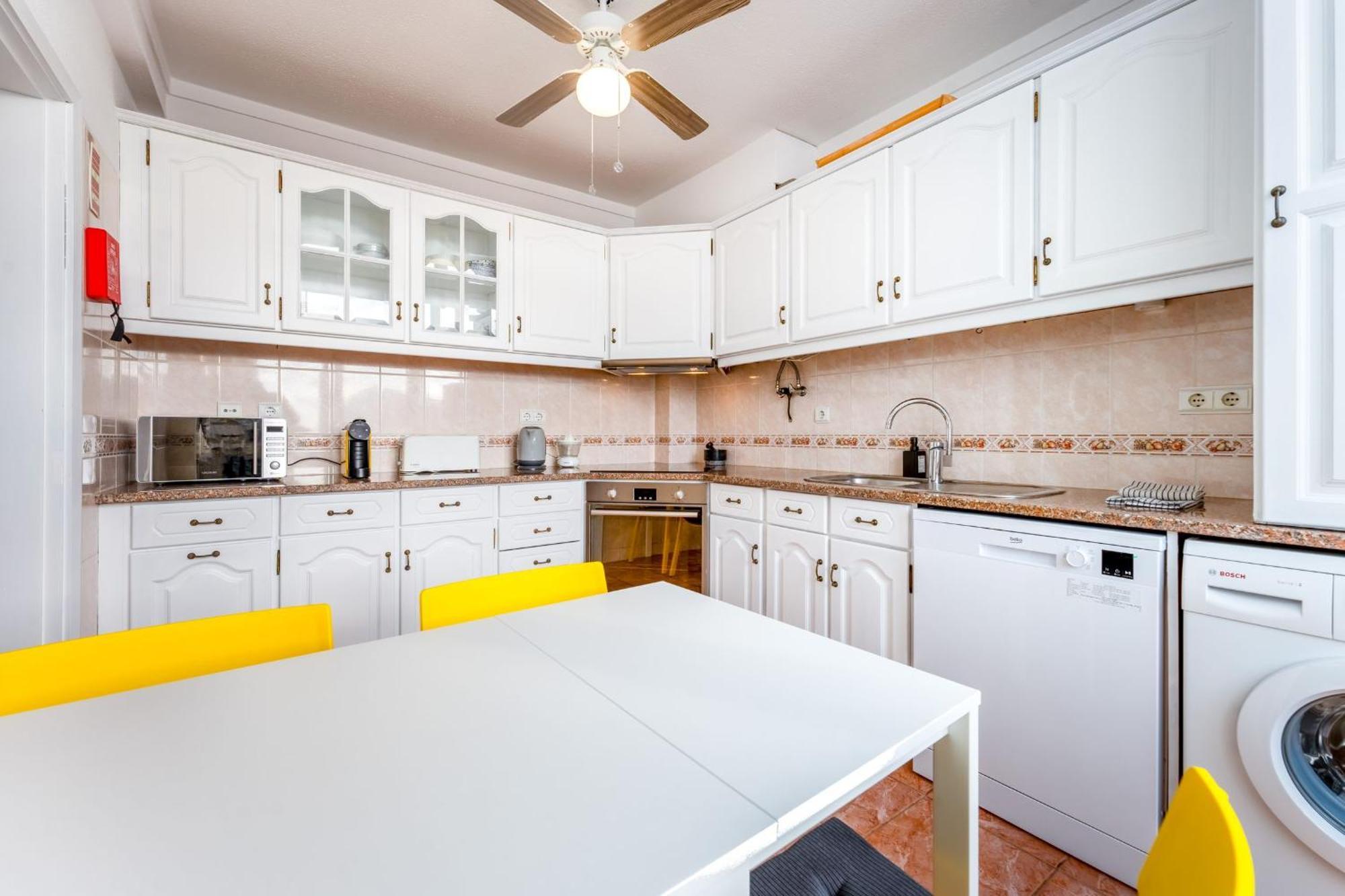 Comfy Flat W/ Rooftop Beach View By Lovelystay Burgau Luaran gambar