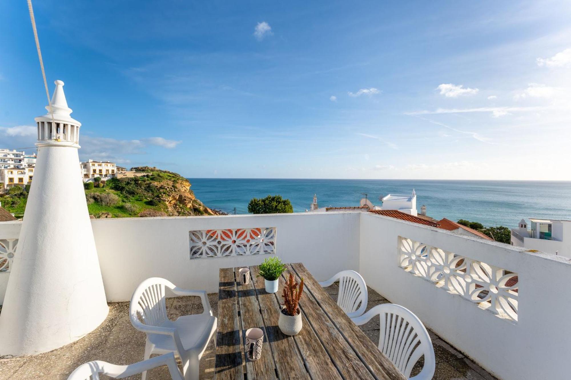 Comfy Flat W/ Rooftop Beach View By Lovelystay Burgau Luaran gambar