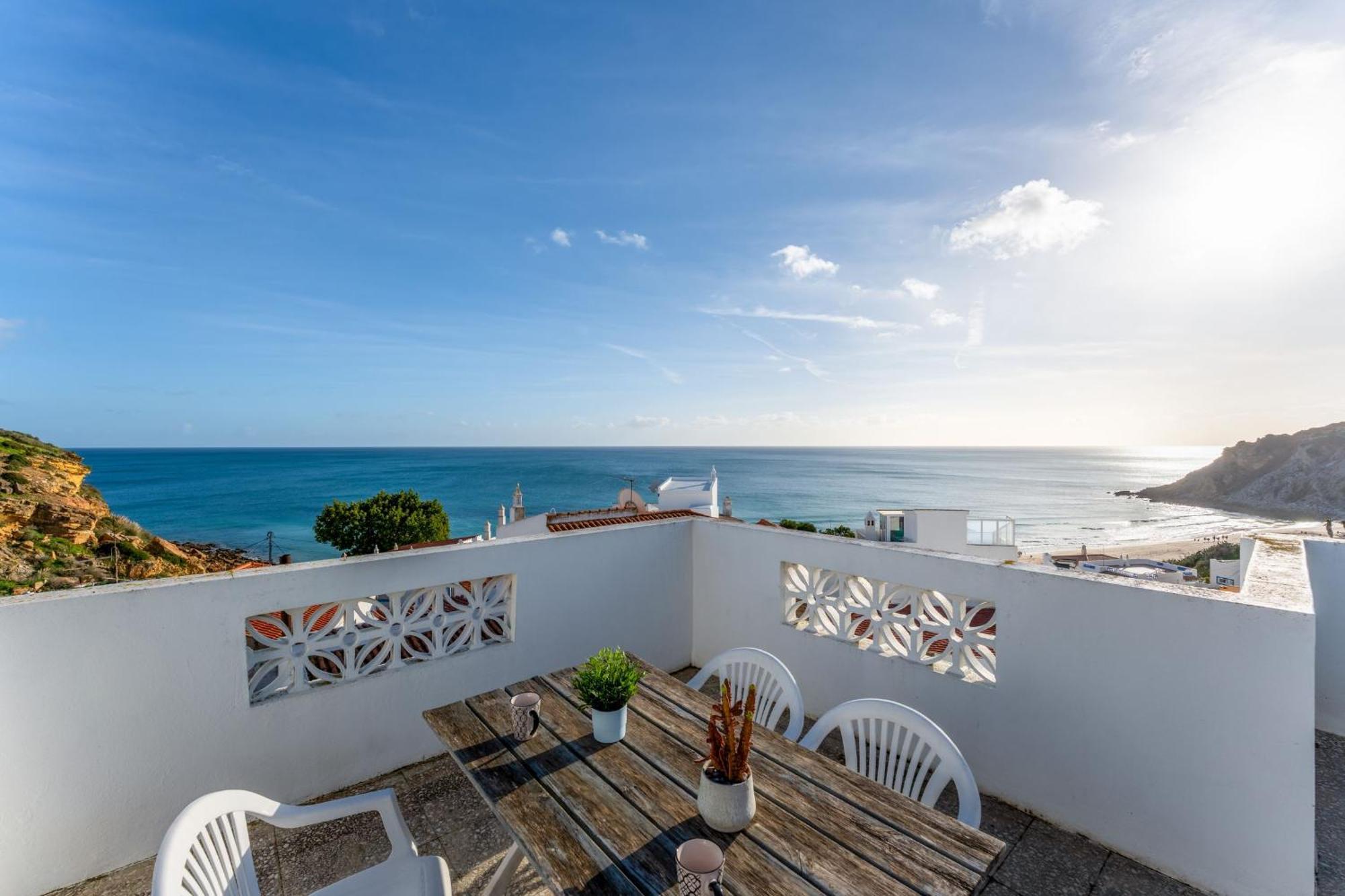 Comfy Flat W/ Rooftop Beach View By Lovelystay Burgau Luaran gambar