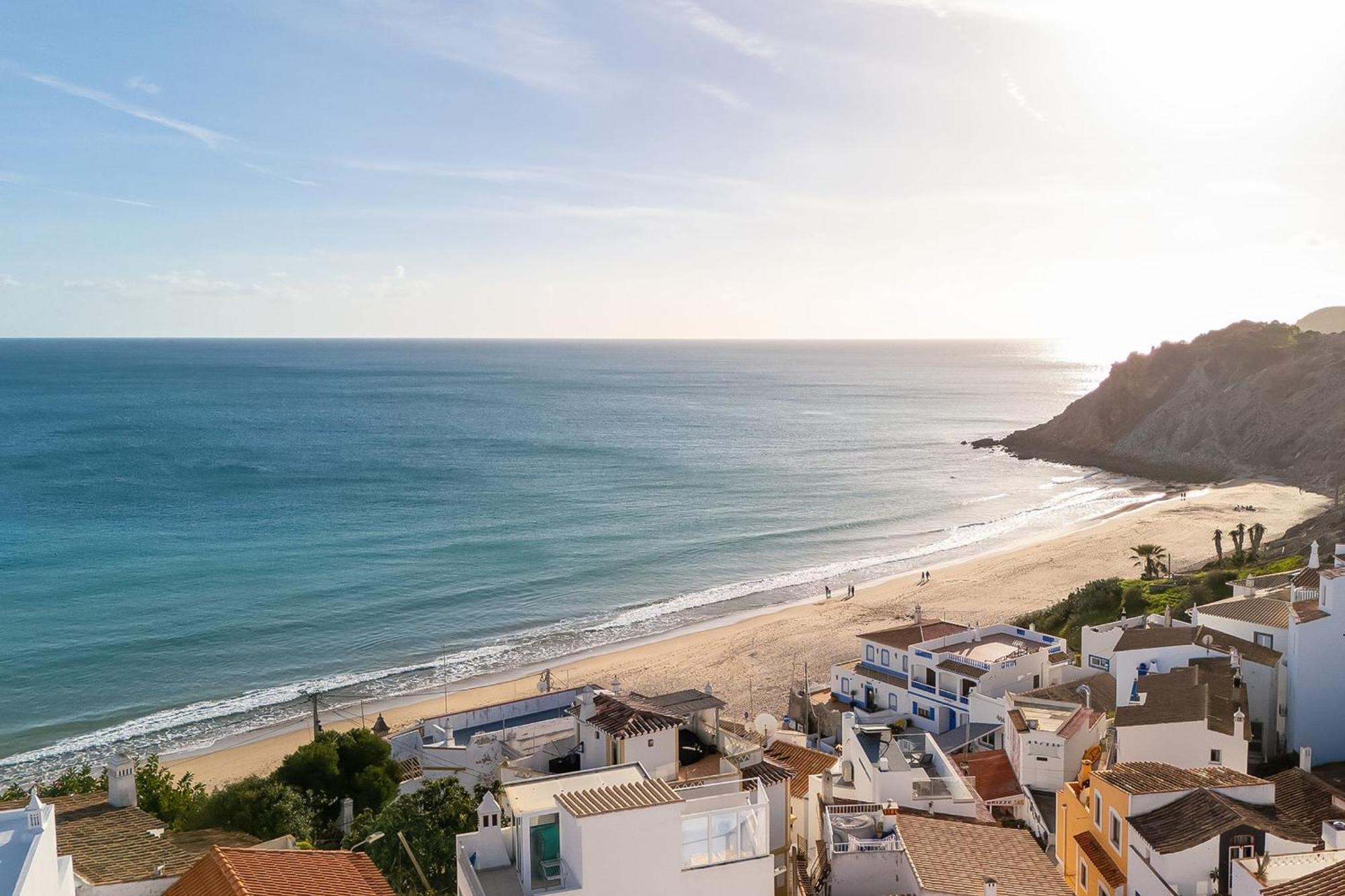 Comfy Flat W/ Rooftop Beach View By Lovelystay Burgau Luaran gambar